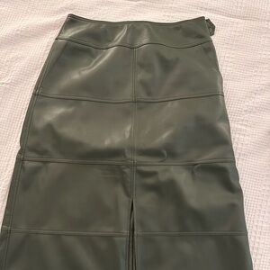 Women’s faux leather skirt, olive green, never worn, too big